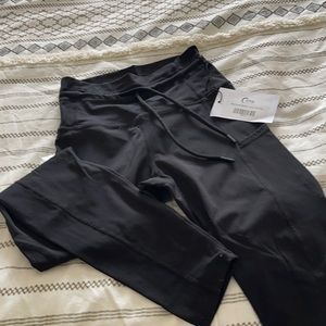 ZYIA LUXE pocket drawstring leggings